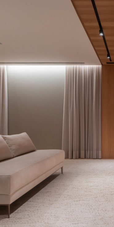 Rolo-Supreme_Hunter-Douglas_3-1-scaled-r057xuofvmx5kpbzagyq51xft52up5pw16p83gifxo